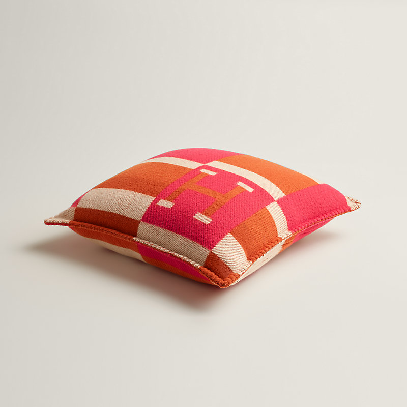 Avalon Bayadere pillow - Pink | Hermès Hong Kong SAR